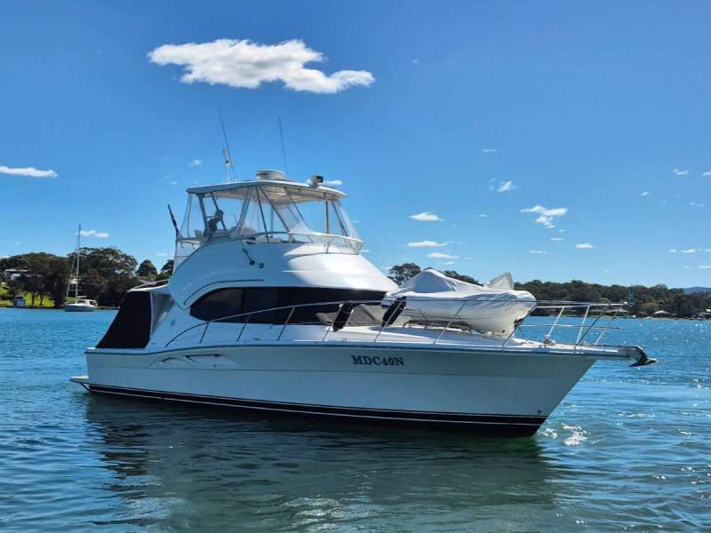 Riviera 40 Flybridge
