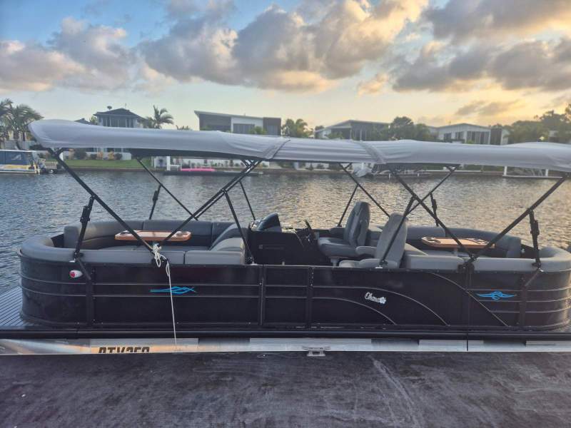 Kinocean 24 foot pontoon boat