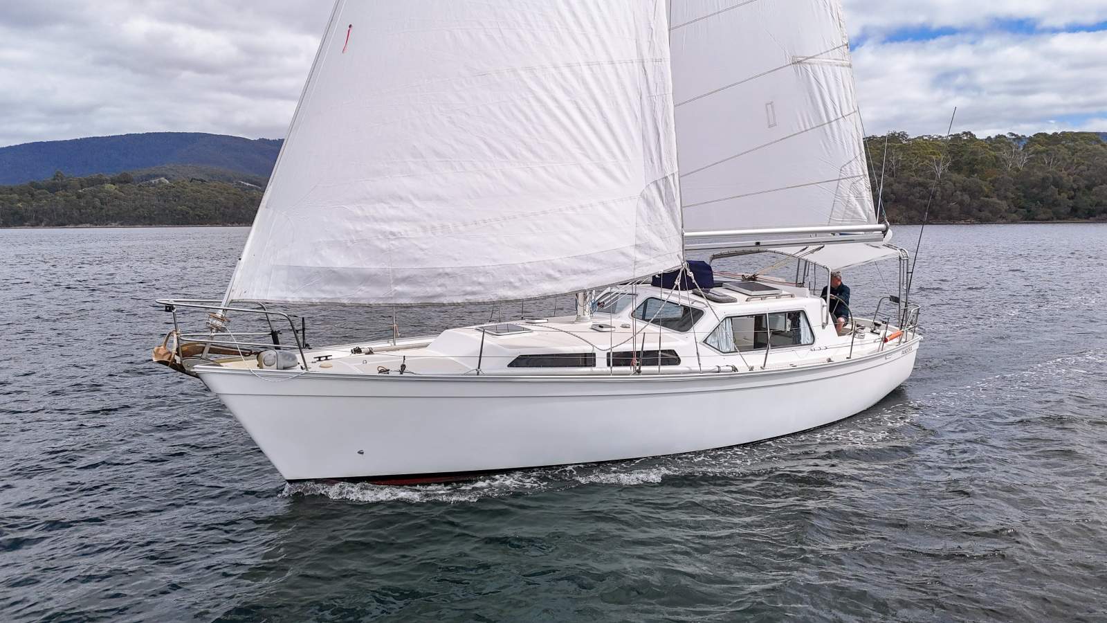 Zeston 36 PERFECT PILTOHOUSE CRUISER! HUGE UPGRADES!
