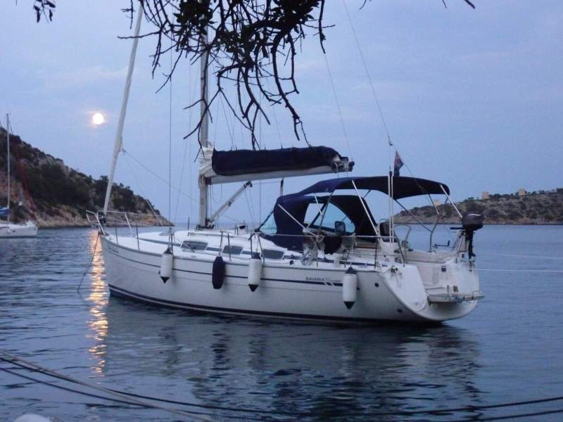 Bavaria 38 Cruiser ( owners version - 2 Cabin)