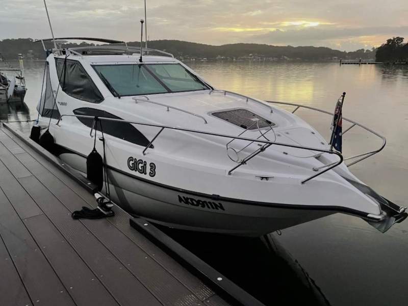 Whittley CR 2600 - Luxury Cruising