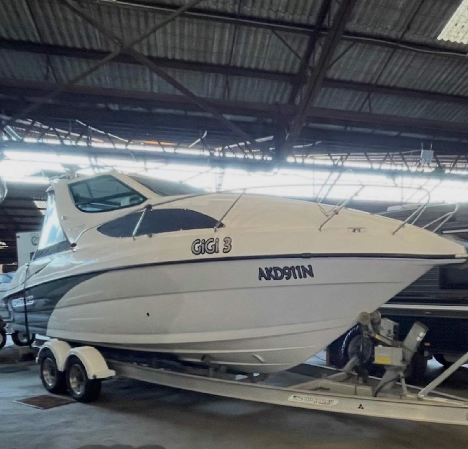 Whittley CR 2600 - Luxury Cruising