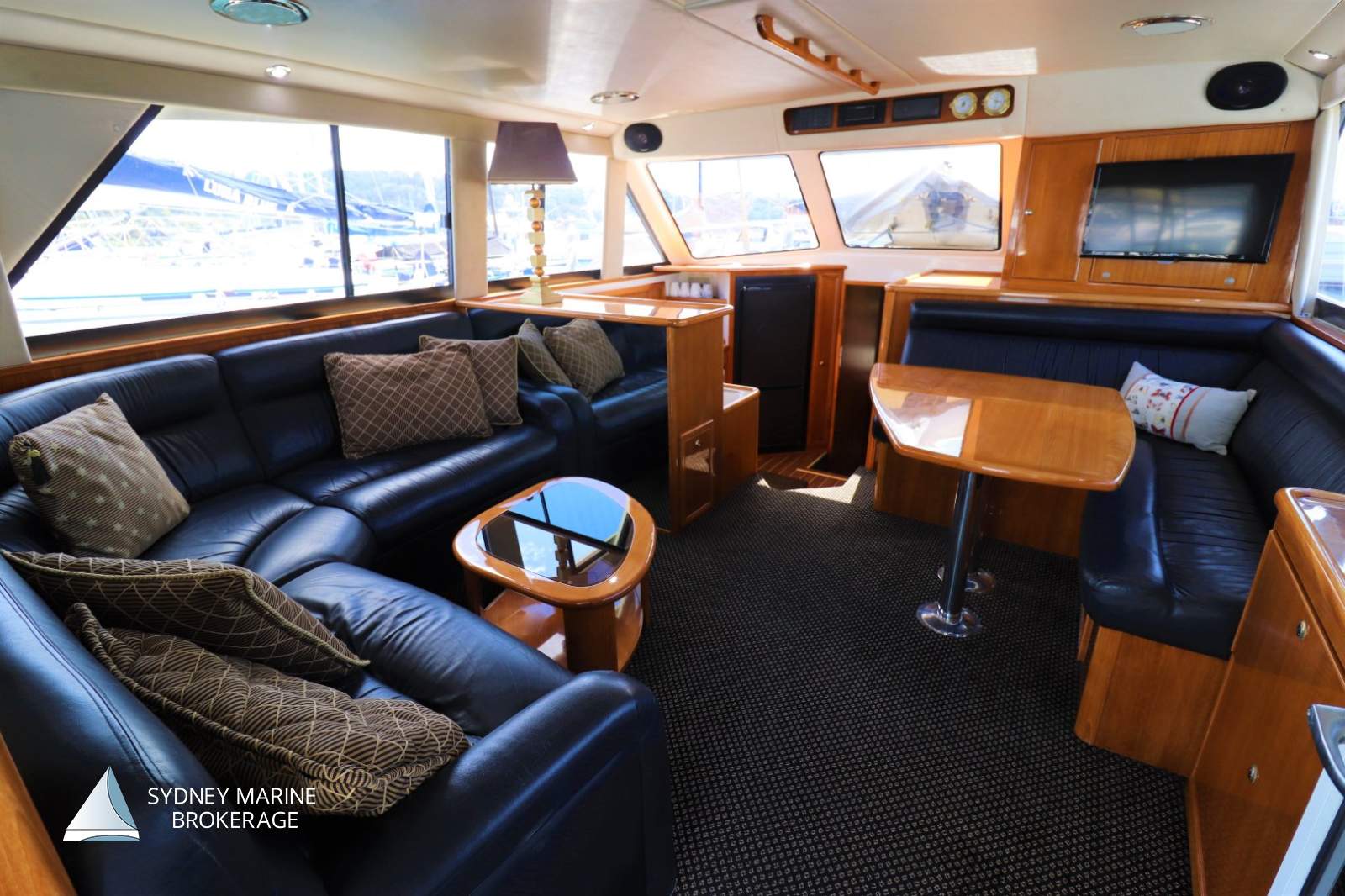 Riviera 43 Platinum:3 Sydney Marine Brokerage Riviera 43 Flybridge For Sale