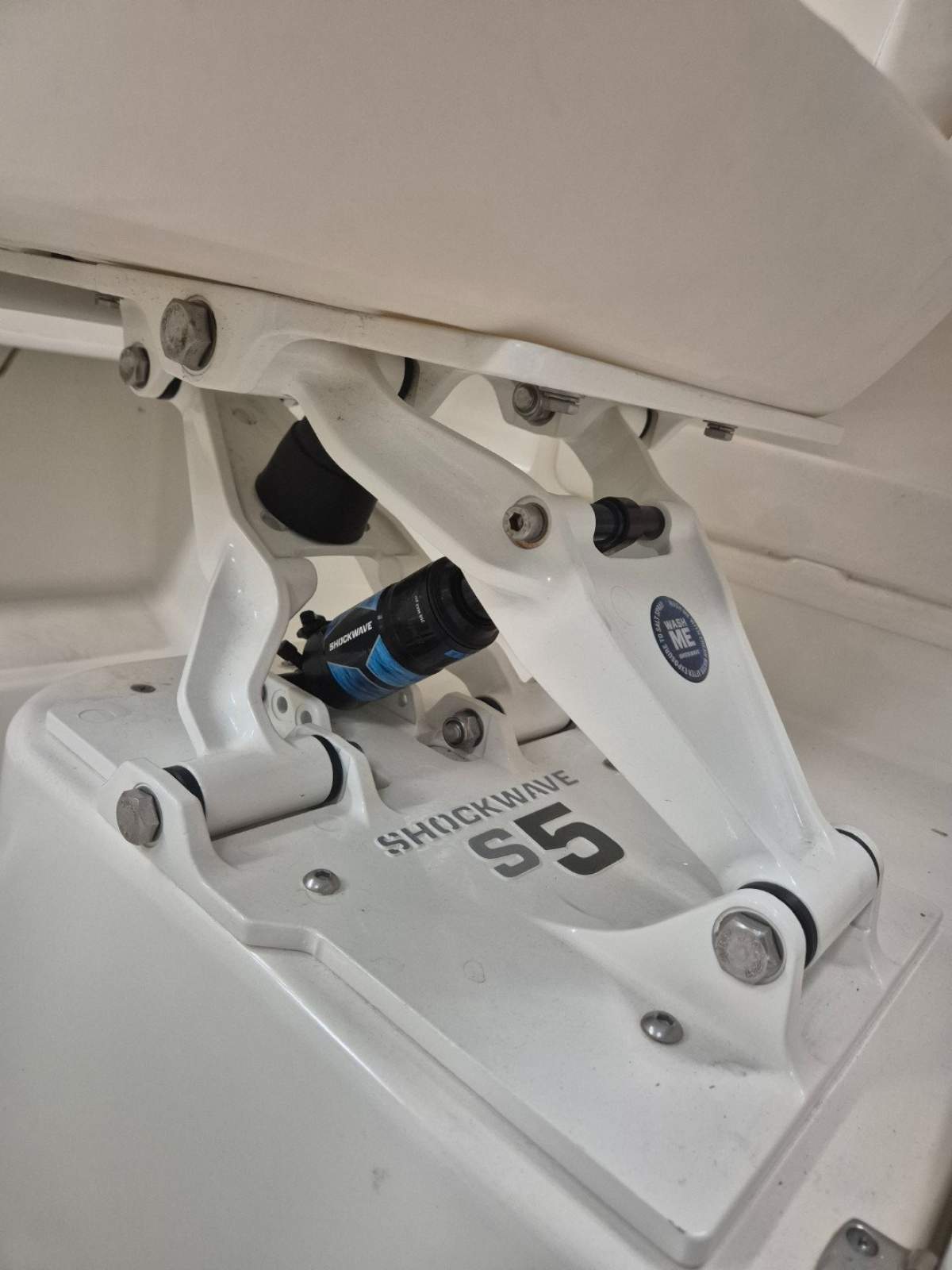 Boston Whaler 235 Conquest