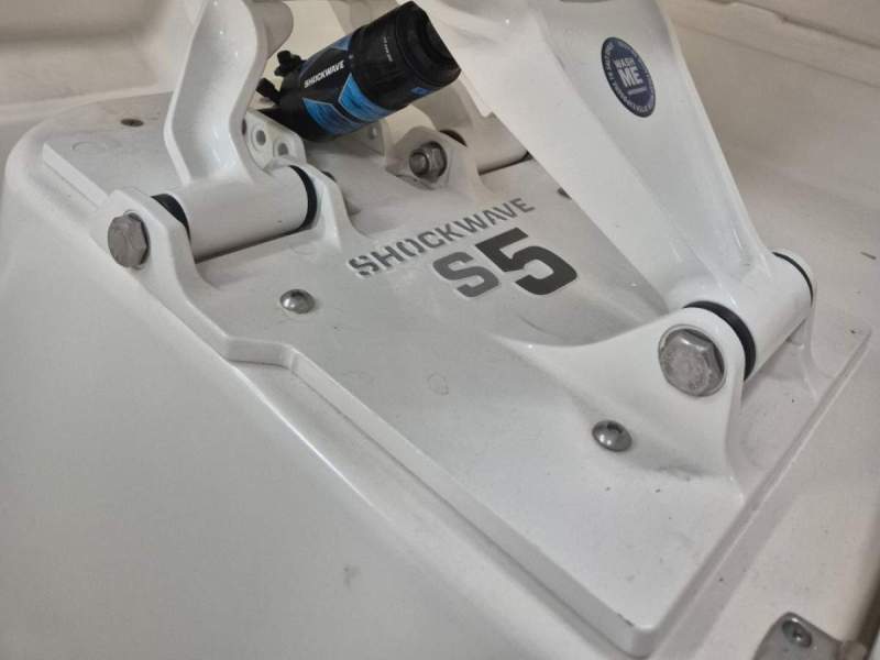Boston Whaler 235 Conquest