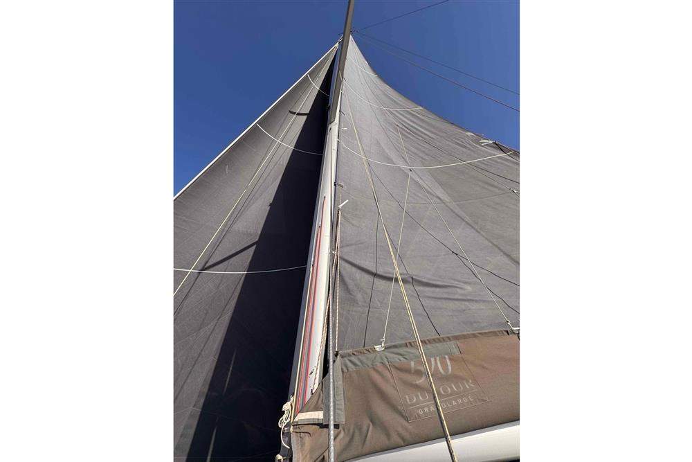 Dufour Grand Large 520
