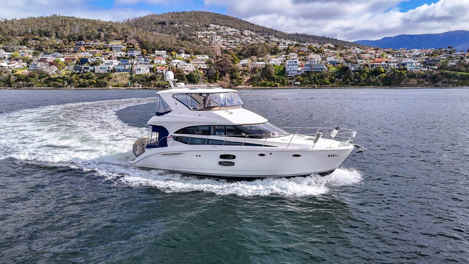 Meridian 441 Flybridge READY TO CRUISE - BEAUTIFULLY MAINTAINED!