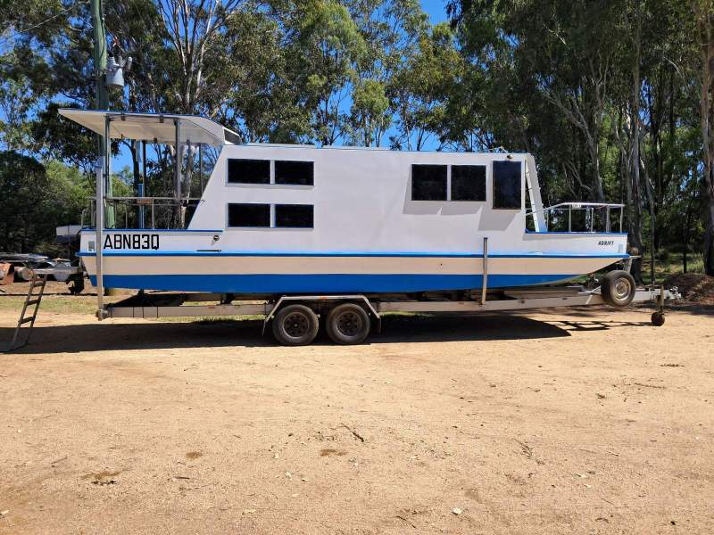 Glen L Custom 27ft trailable house boat