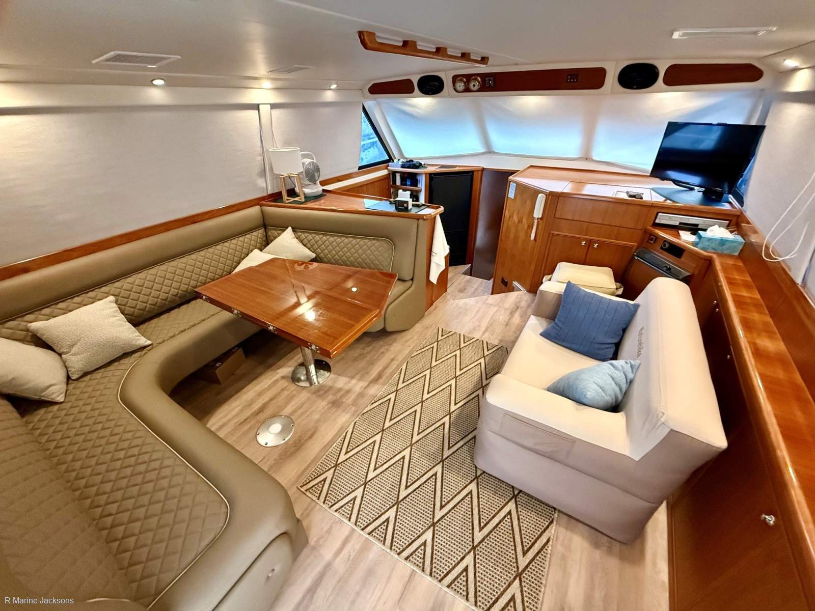 Riviera 48 Enclosed Flybridge