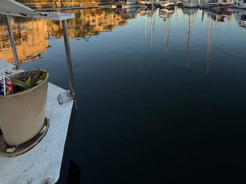 Marina berth Hope Island Marina