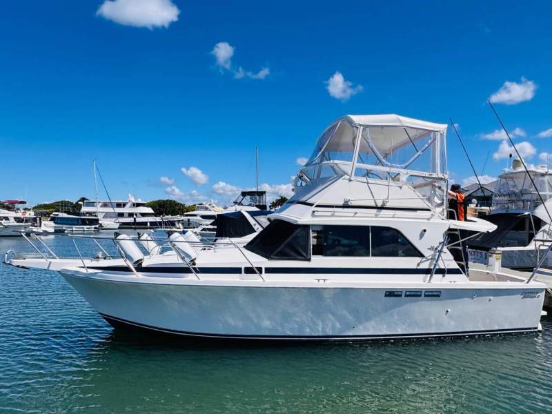 Bertram Caribbean 31 Flybridge Cruiser