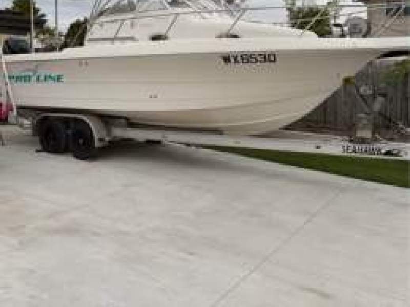 Pro-line 26 Walk Excellent fishing boat.