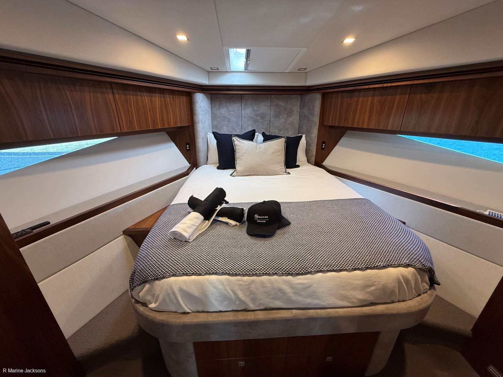  Riviera 5400 Sport Yacht Platinum Edition Boat Brokers of Tasmania