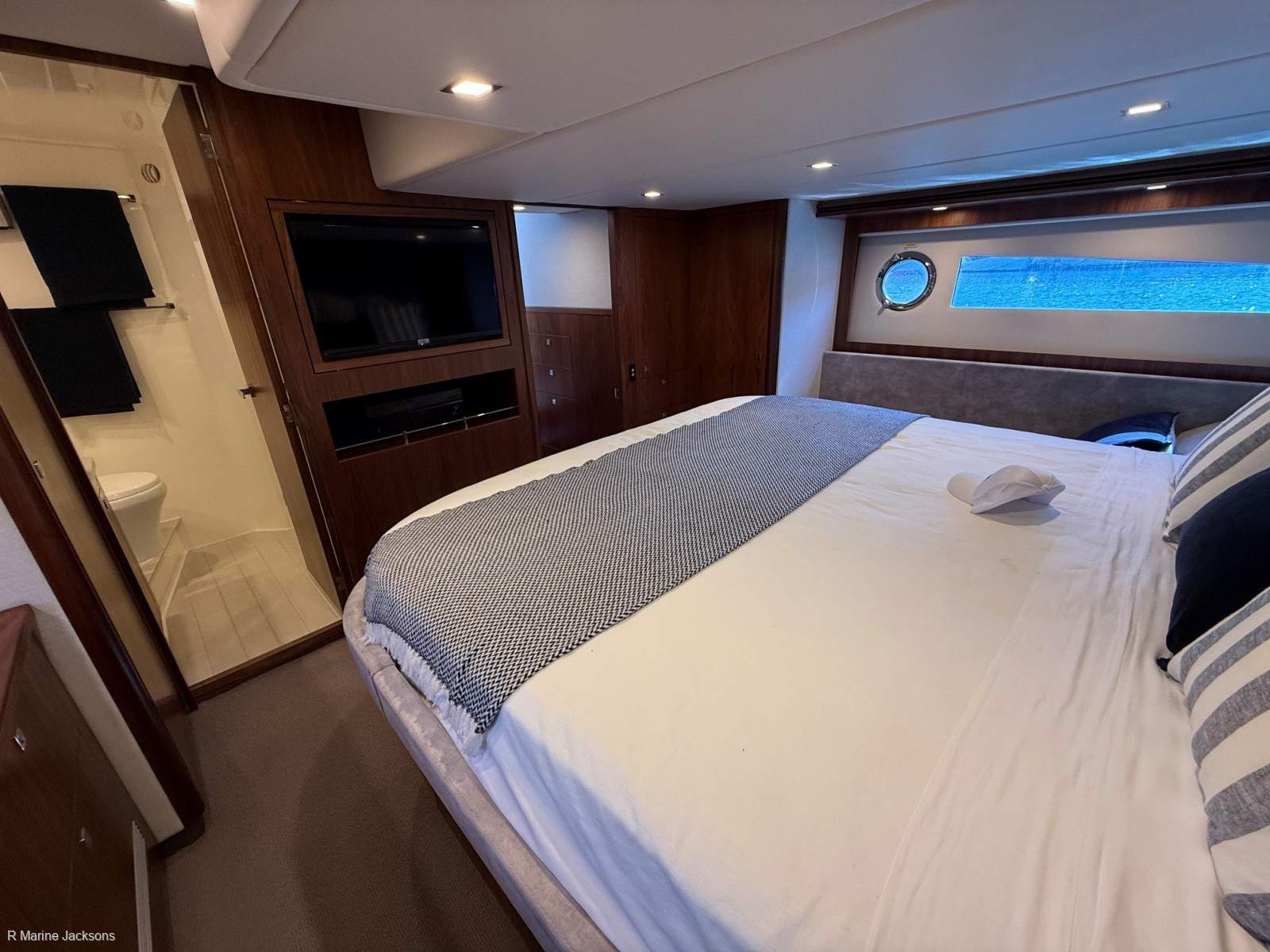  Riviera 5400 Sport Yacht Platinum Edition Boat Brokers of Tasmania