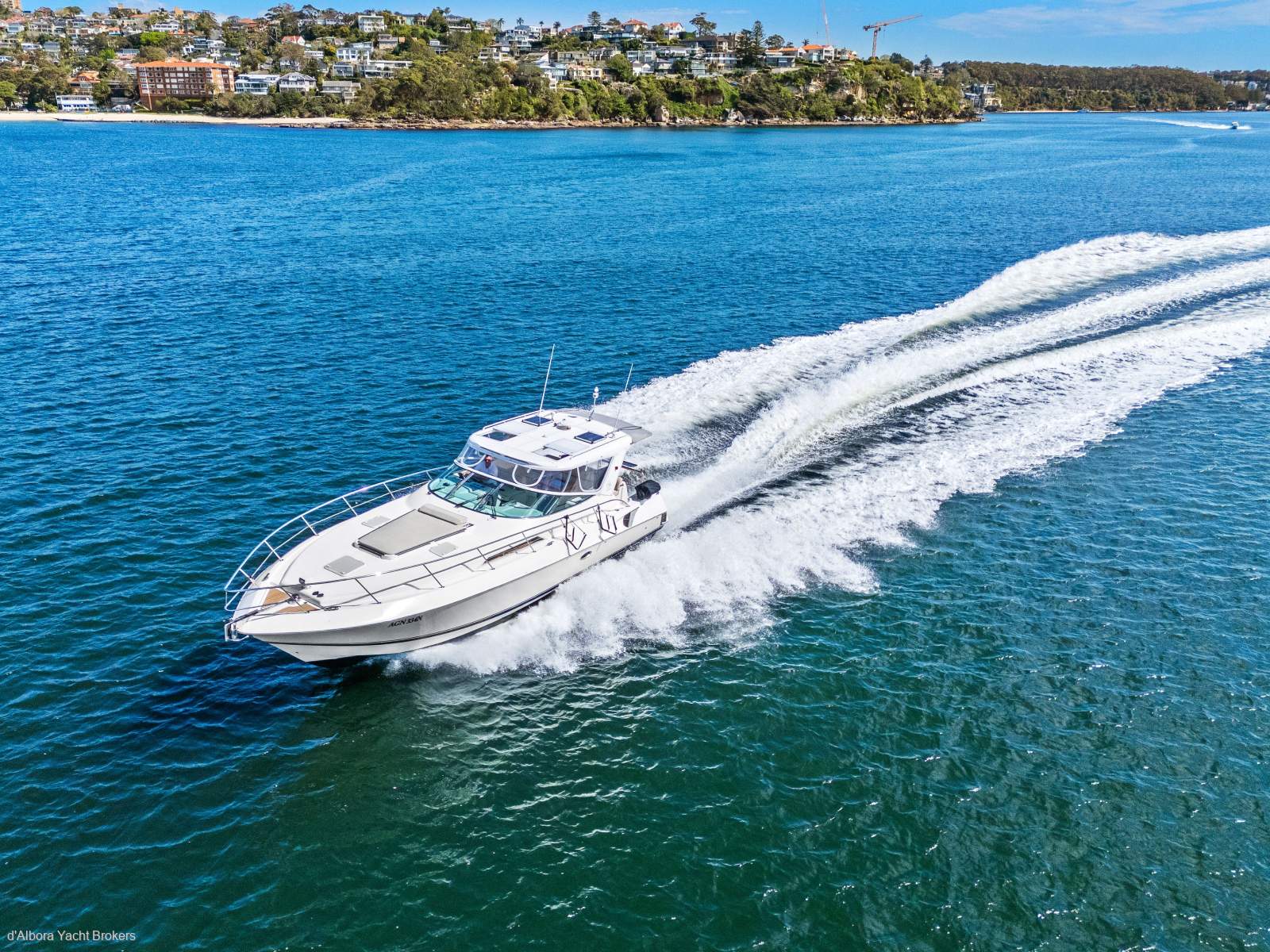 Riviera M400