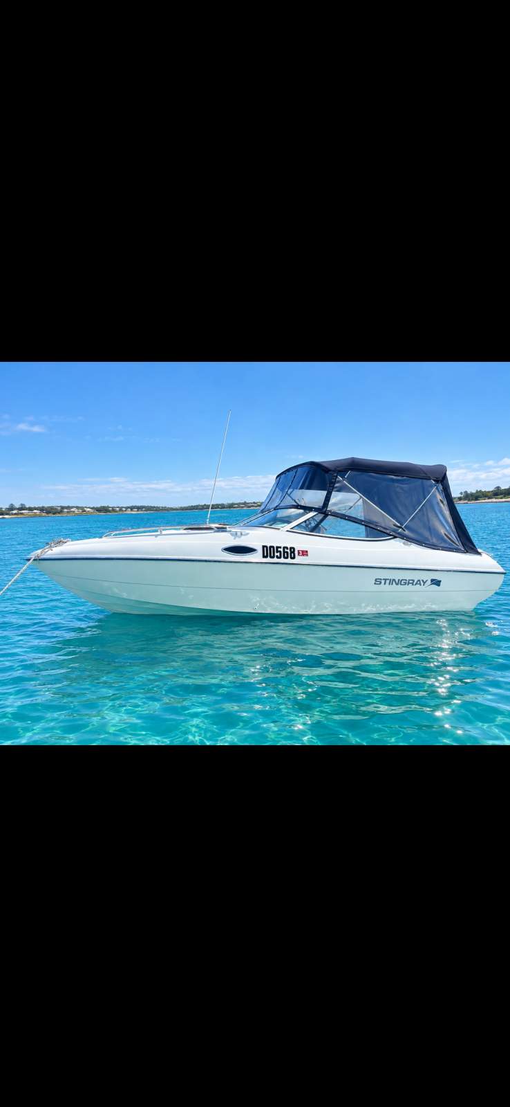 Stingray 200CS Half cabin cruiser