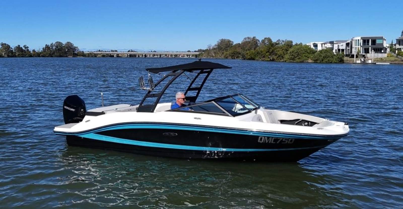 Sea Ray 210 SPX OB Bowrider