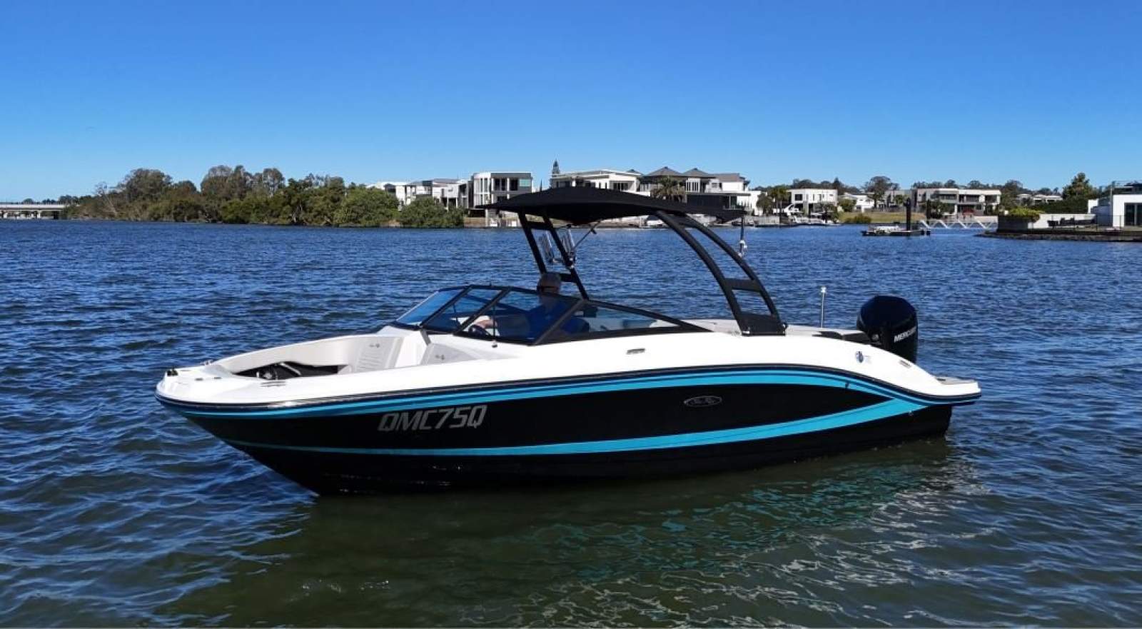 Sea Ray 210 SPX OB Bowrider