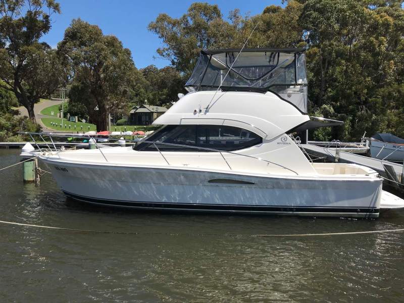 Riviera 33 Flybridge Convertible