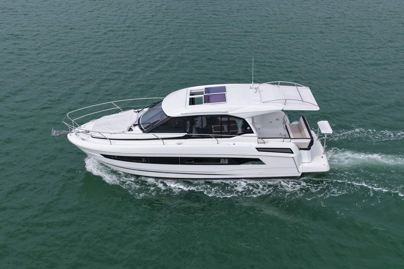 Jeanneau NC 33