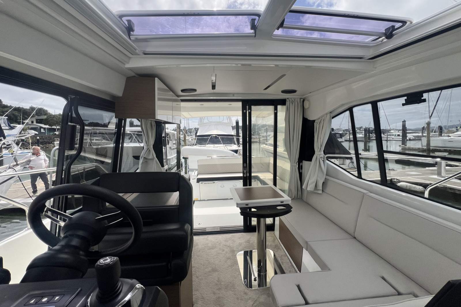 Jeanneau NC 33