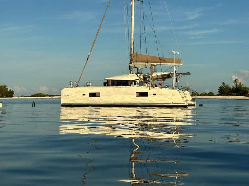 Lagoon 42 Owner's version