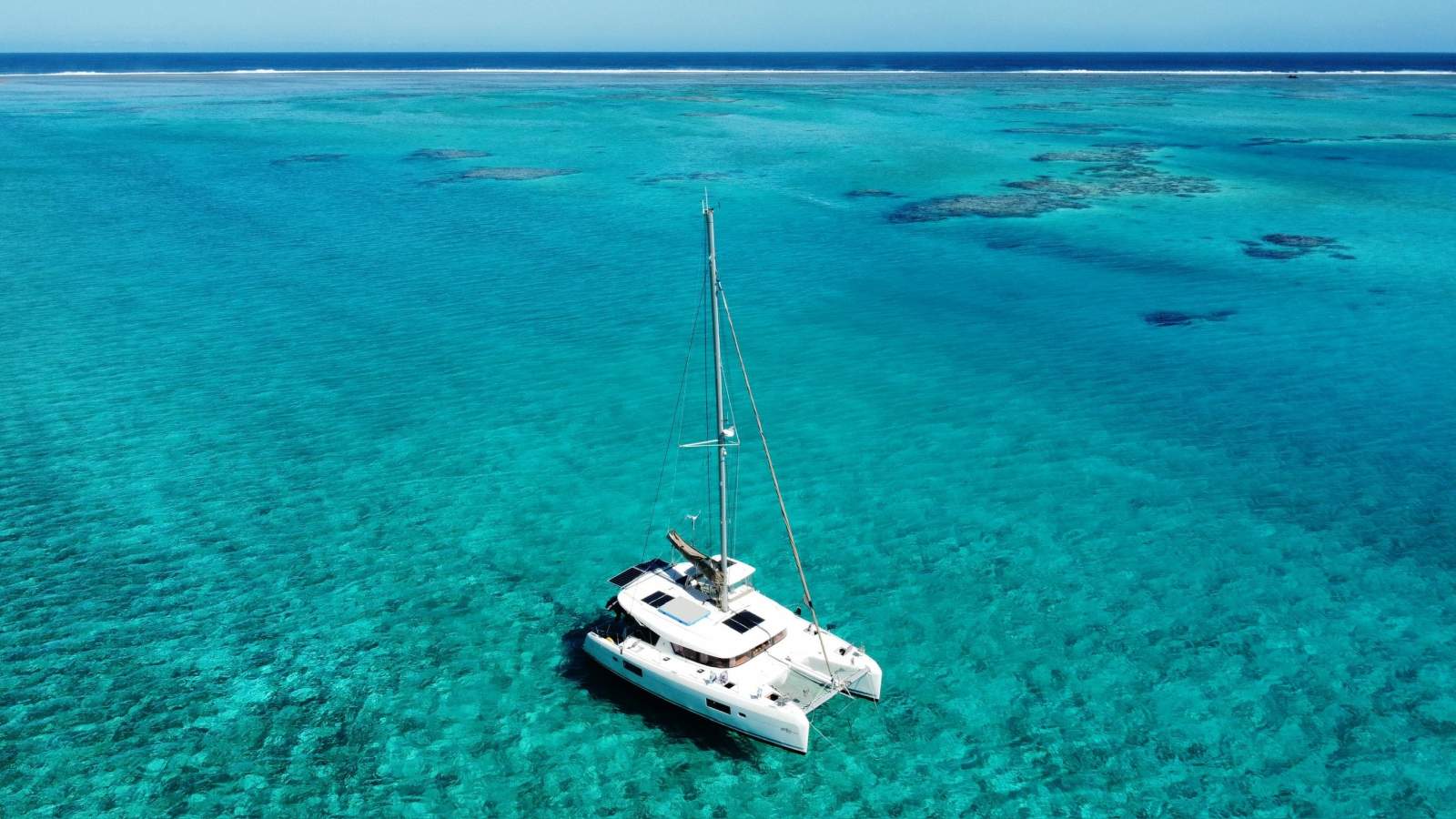 Lagoon 42 Owner's version