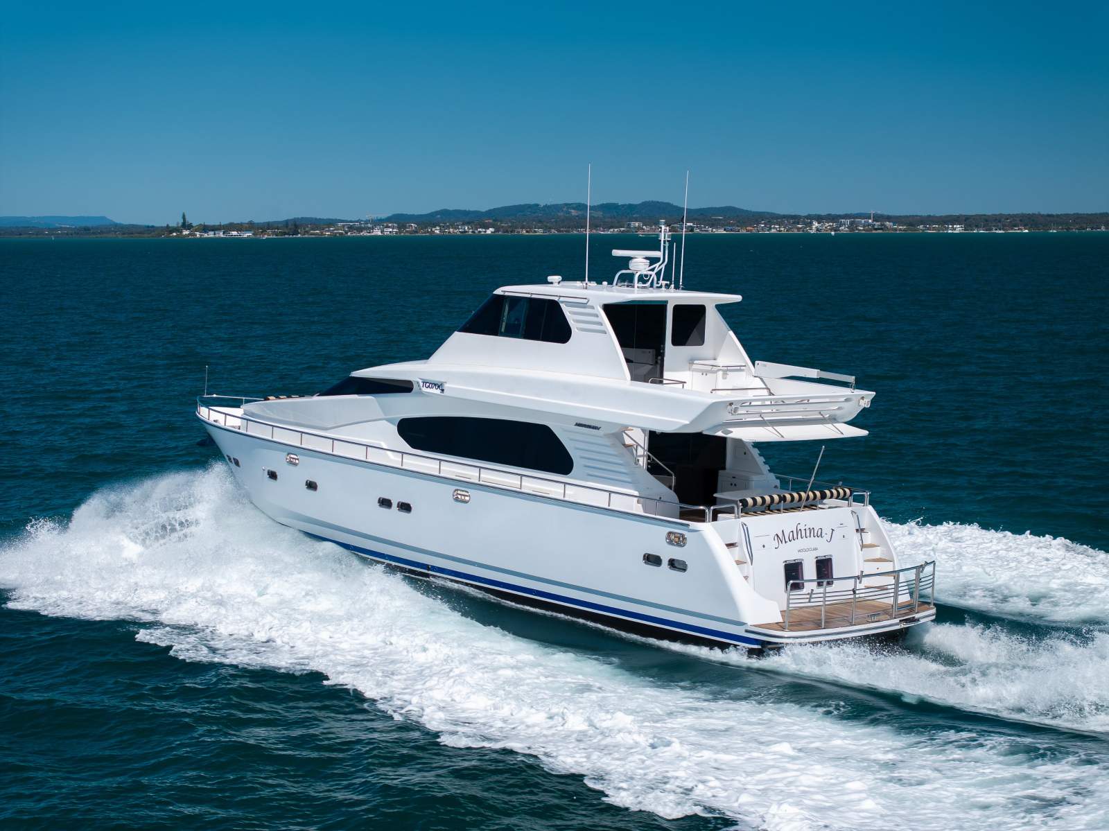 Horizon Yacht E70 Skylounge