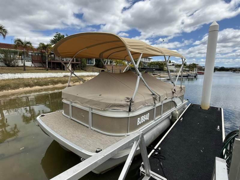 Bennington Pontoon Boat 20 S