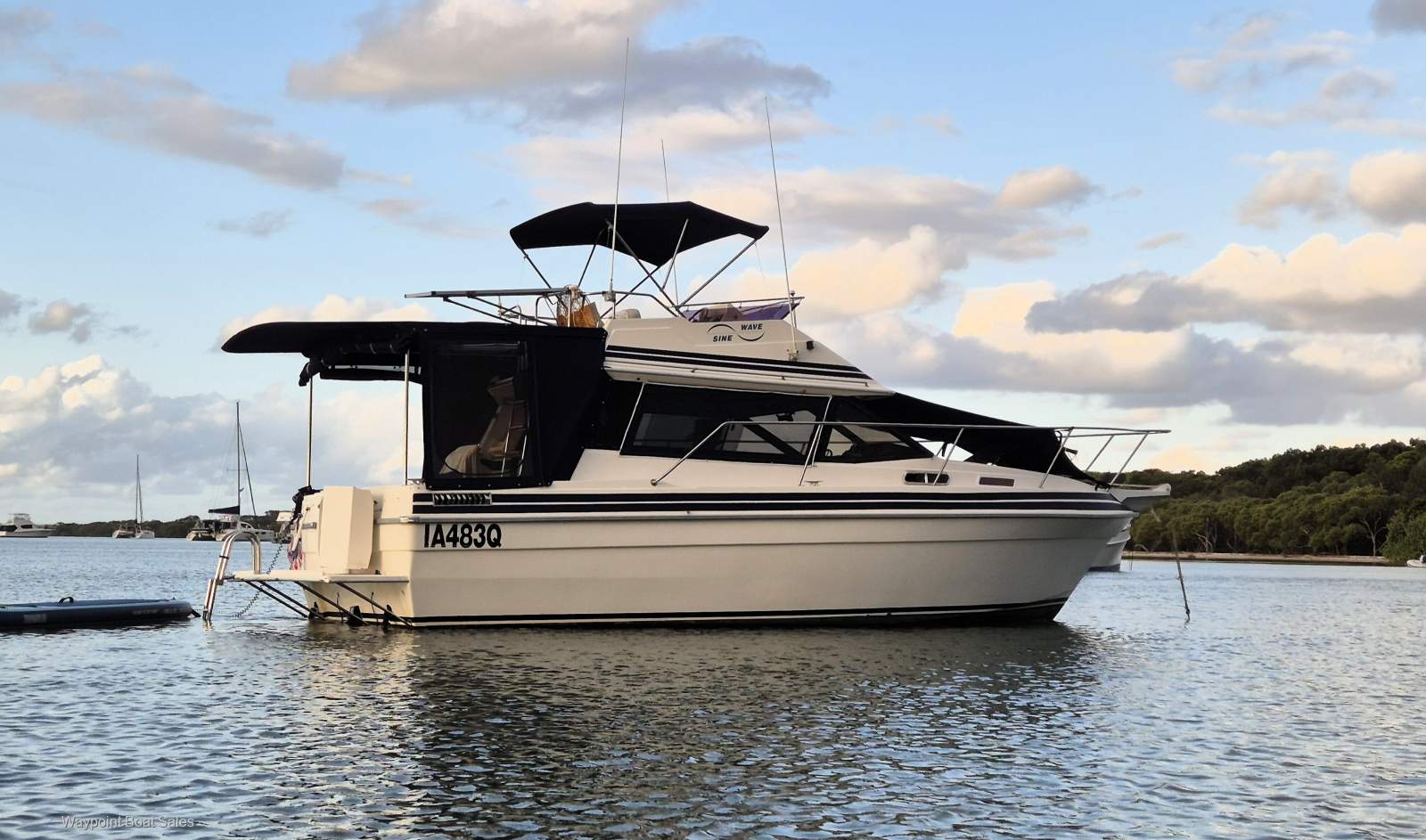 Markline 900 Flybridge