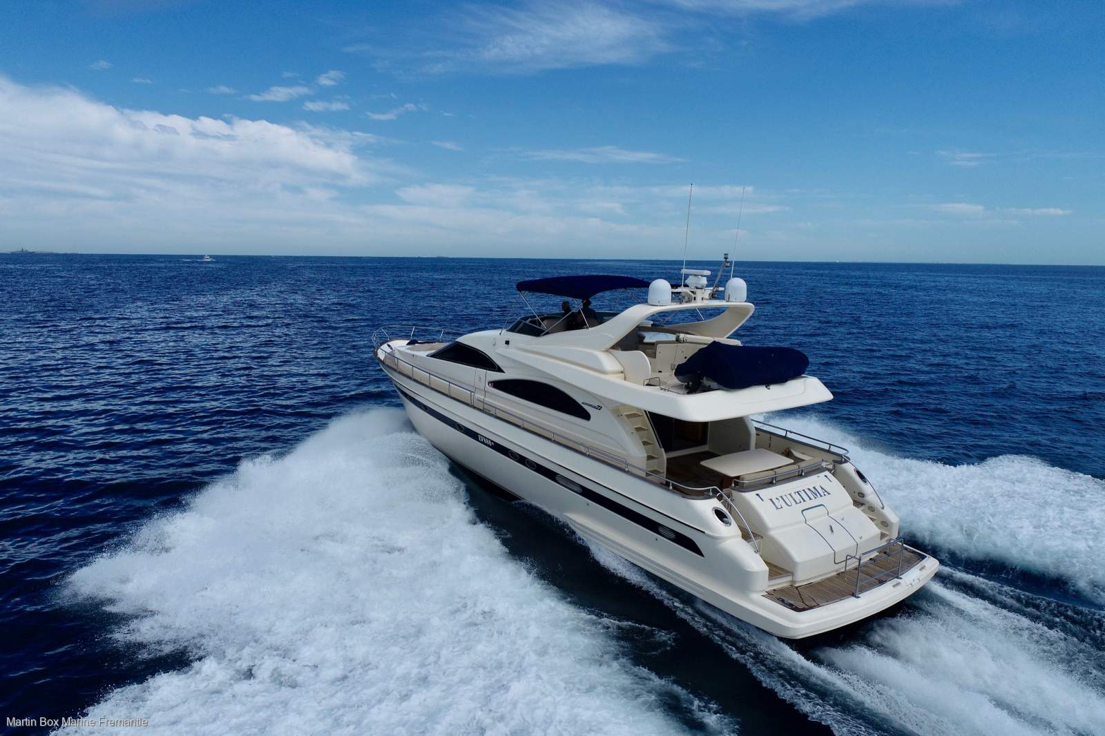 Astondoa 72 GLX With Five Cabins & Five Bathrooms