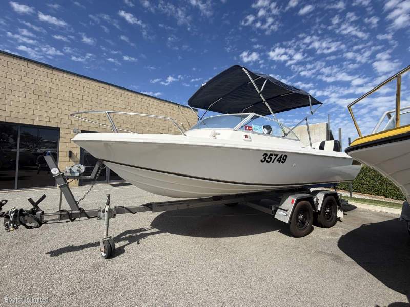 Surfrider 5.4m Cabin