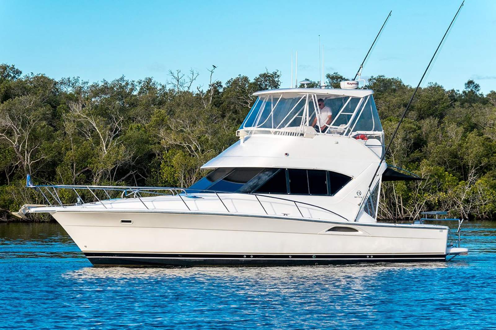 Riviera 3850 Open Flybridge