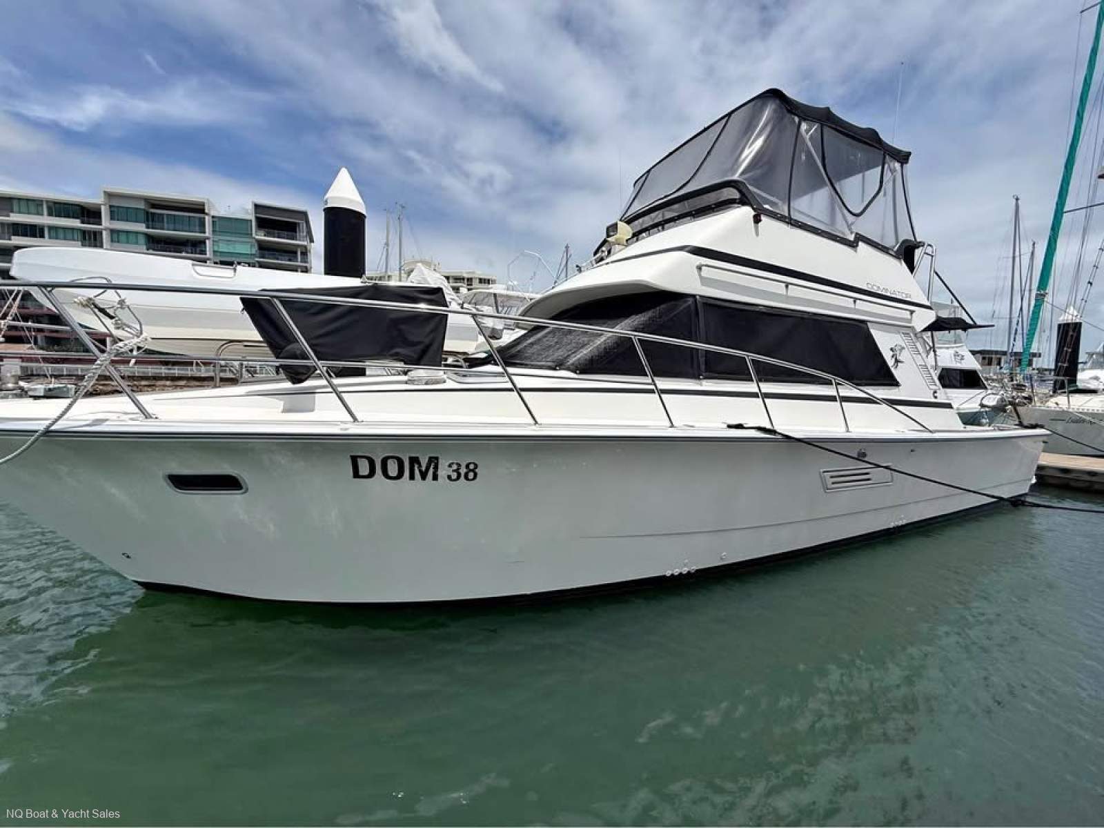Dominator 38 Flybridge