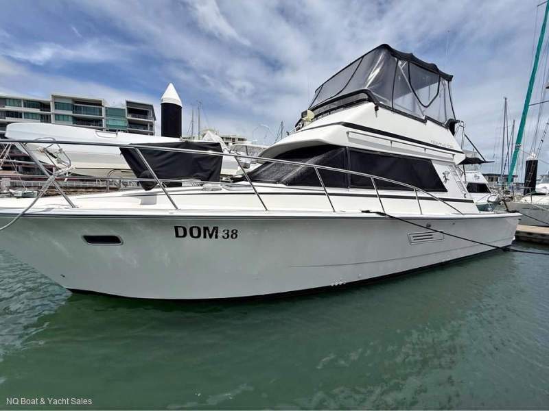 Dominator 38 Flybridge