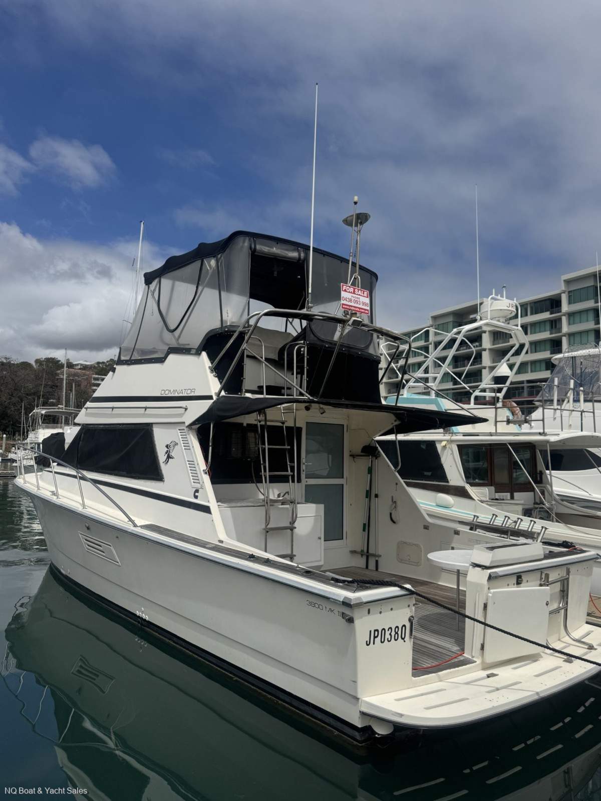Dominator 38 Flybridge