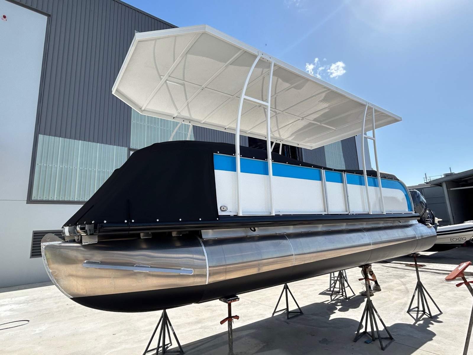 Runaway Bay Pontoon Boats Custom Build Twin Engines, Like New!