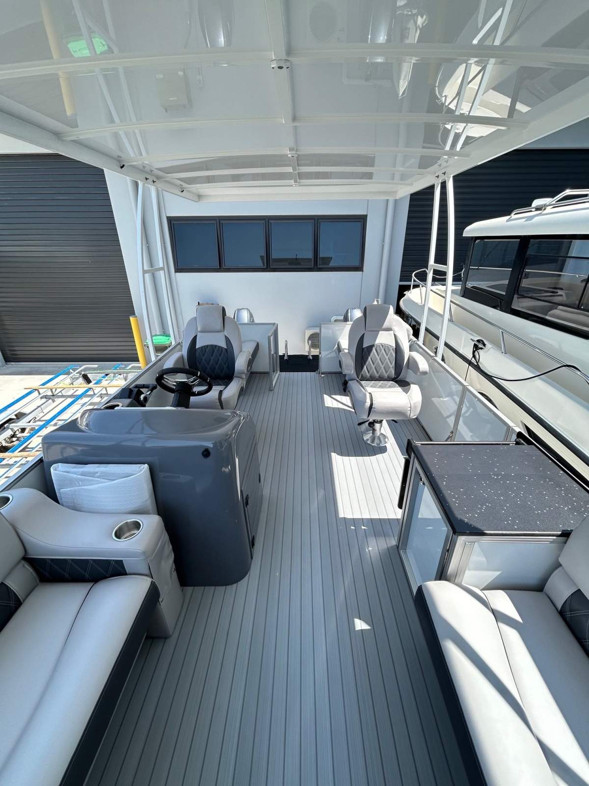 Runaway Bay Pontoon Boats Custom Build Twin Engines, Like New!