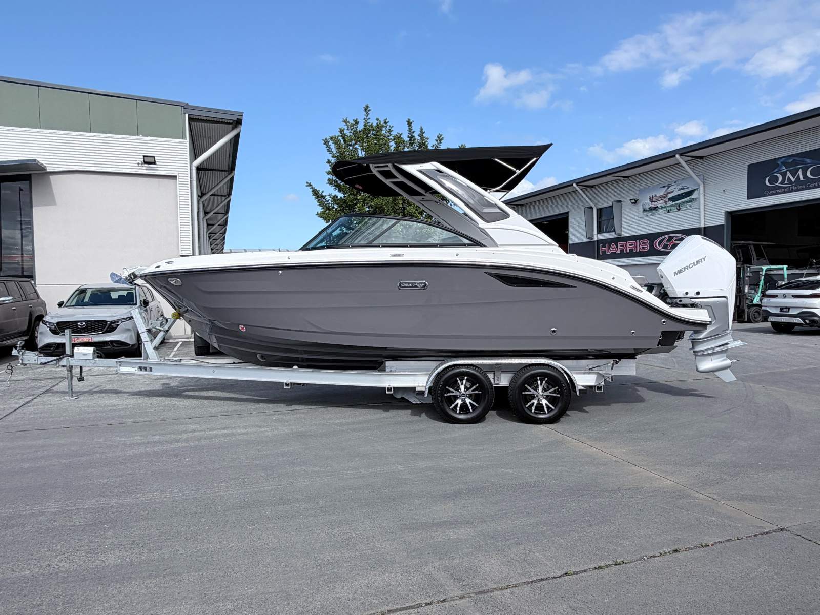 Sea Ray 230 SDX OB Bowrider