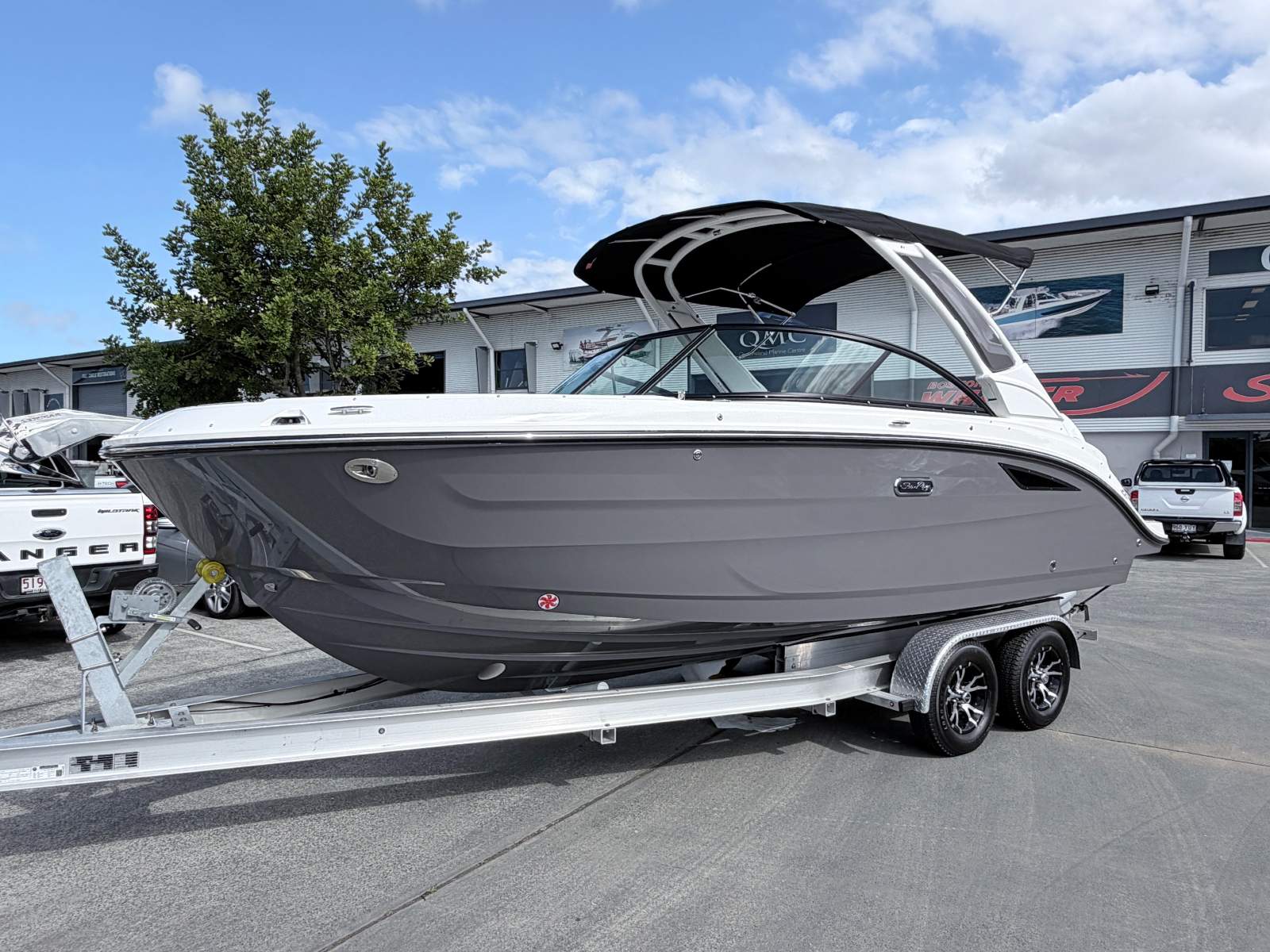 Sea Ray 230 SDX OB Bowrider