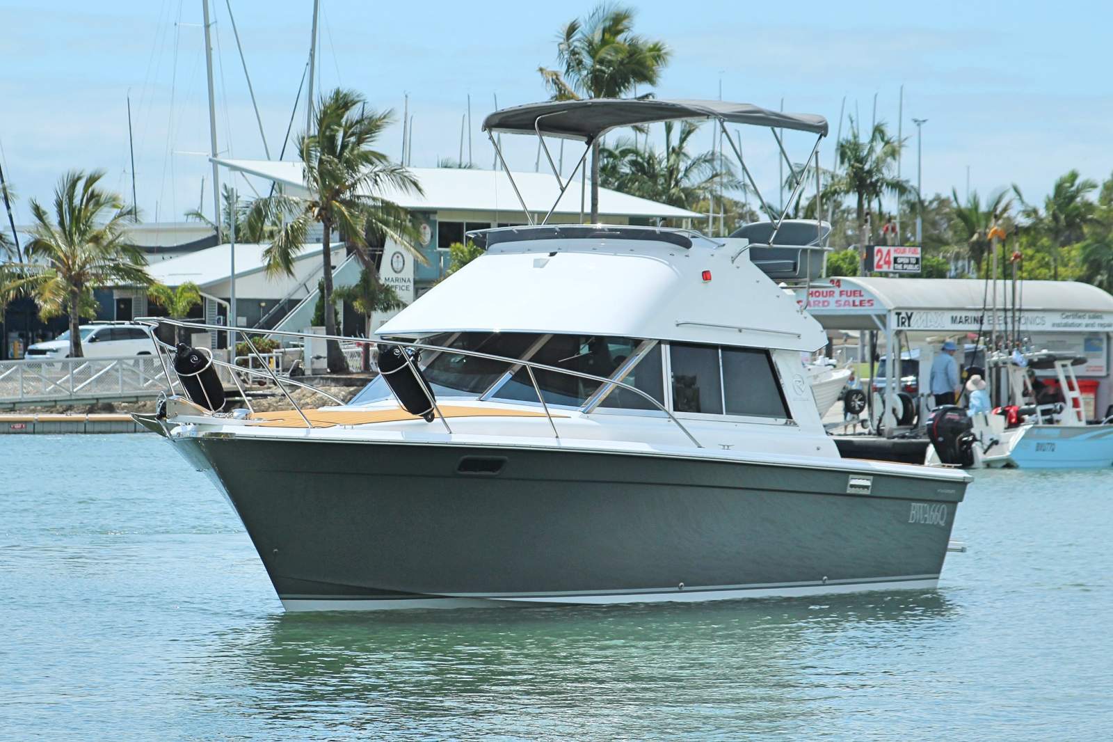 Riviera 27 Flybridge