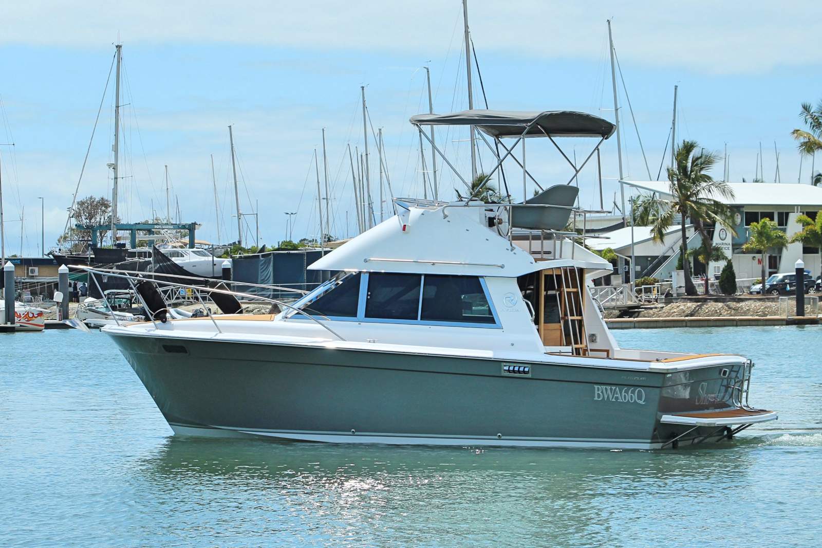 Riviera 27 Flybridge