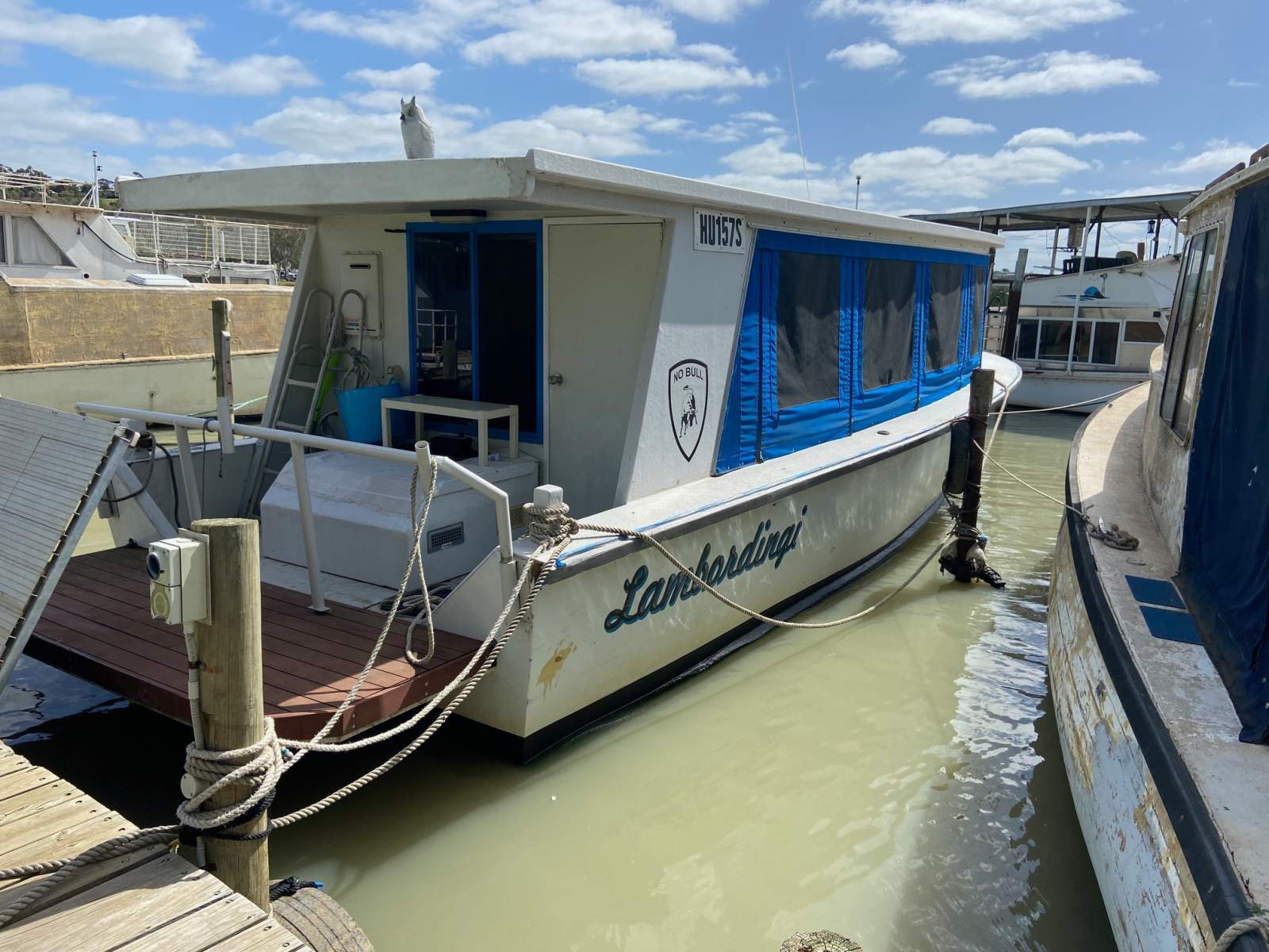 Lambordingi - Cabin Cruiser