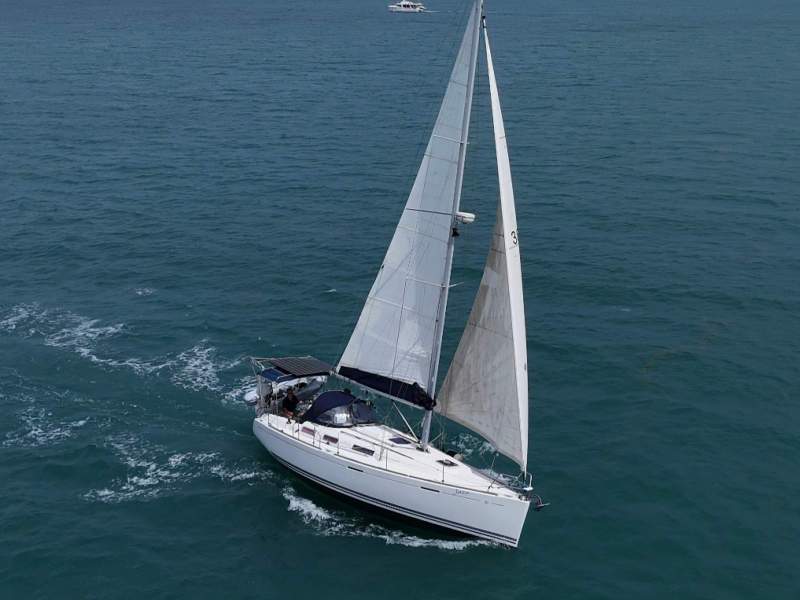 Dufour Grand Large 365