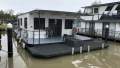 "Francis" Pontoon Houseboat 3Bed 1Bath large Decks