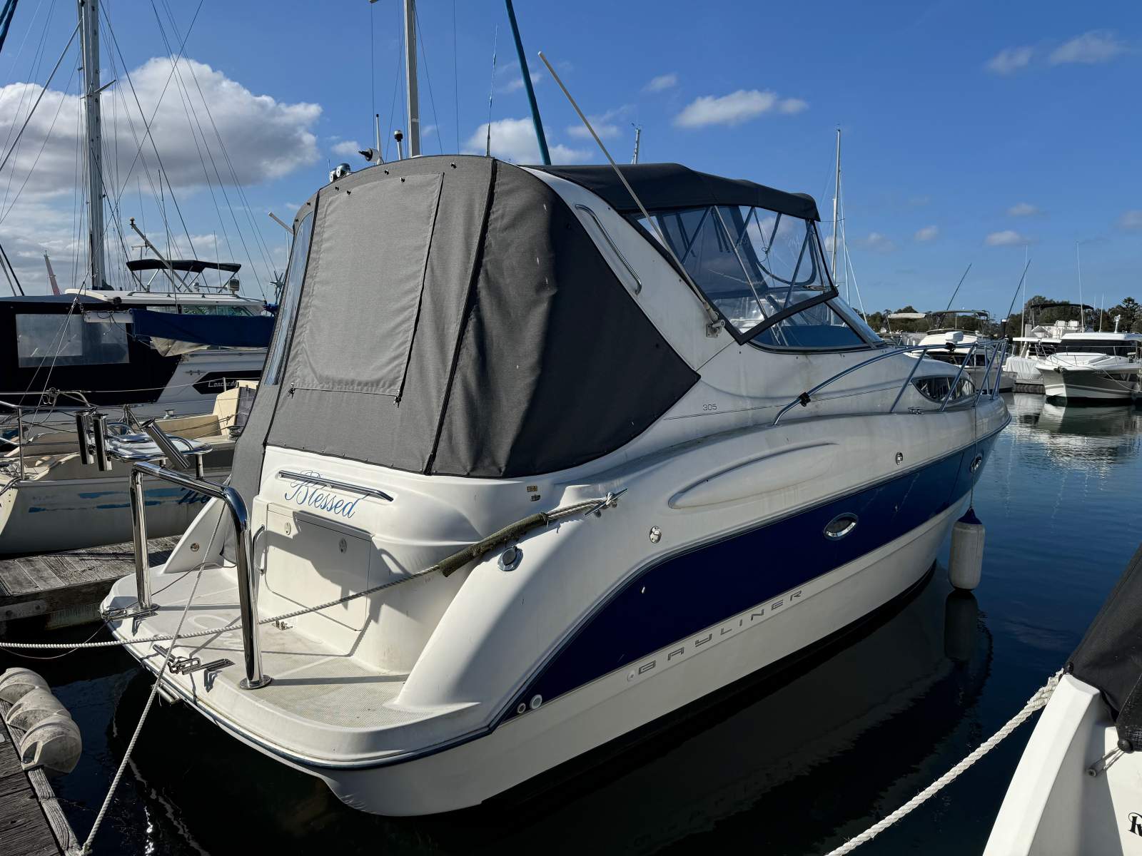 Bayliner 3055 Ciera Sports Cruiser New Clears and Covers