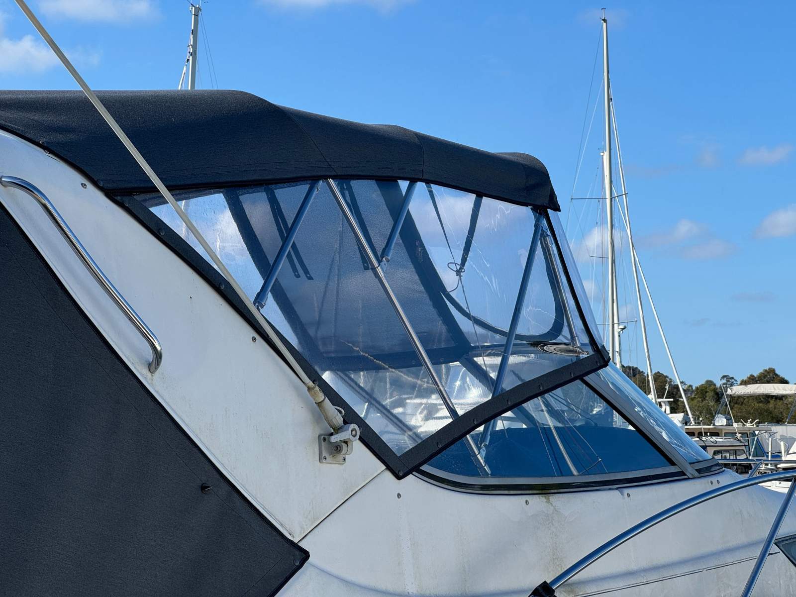 Bayliner 3055 Ciera Sports Cruiser New Clears and Covers
