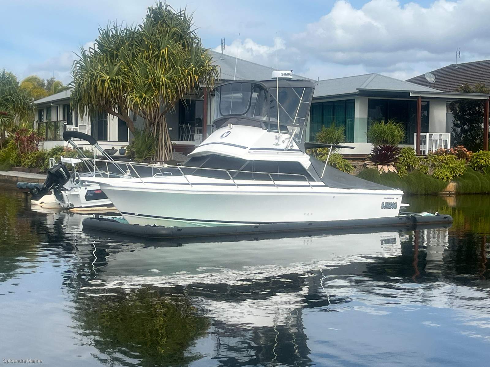 Caribbean 26 Bertram Flybridge
