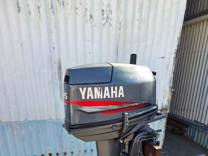 25hp Yamaha two stroke short shaft