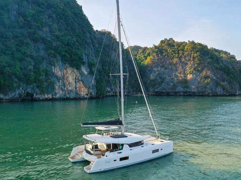 Lagoon 42